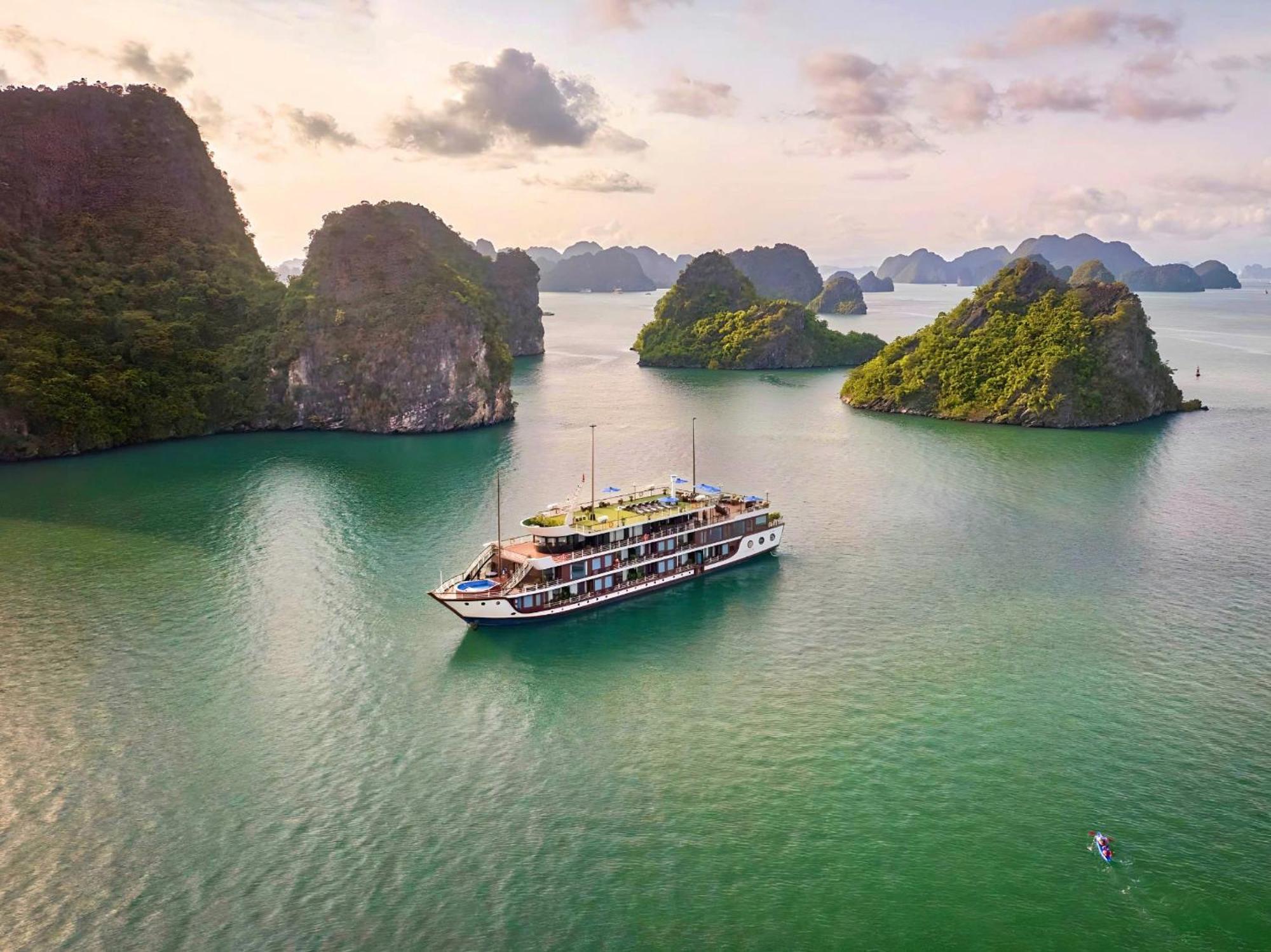 Le Journey Elegance Cruise Hotel Ha Long Exterior foto